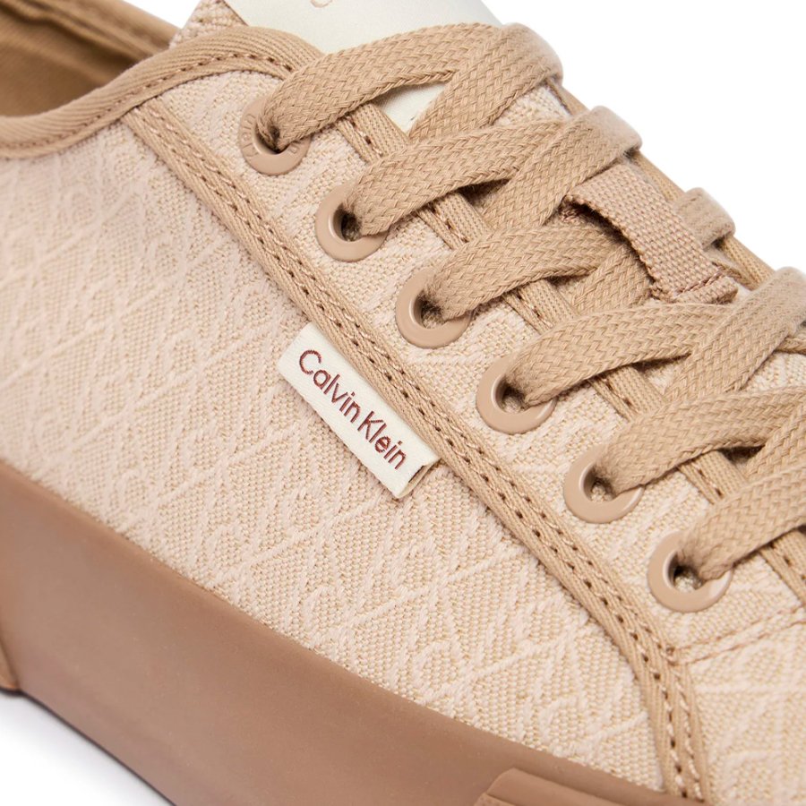 sneakers-luna-con-logo-emblema