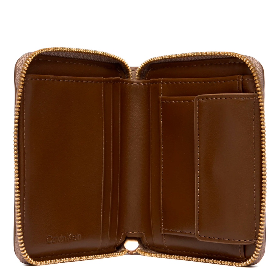 portafoglio-con-cerniera-e-logo-in-lamina-metallica