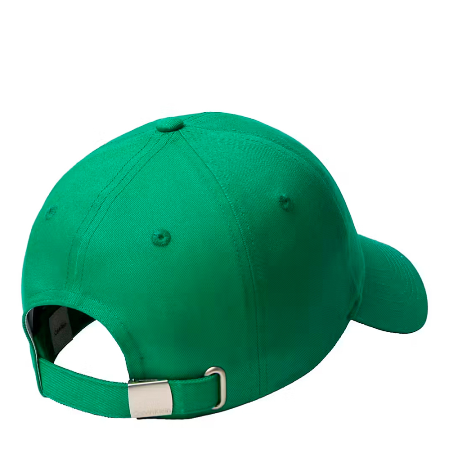 casquette-en-serge-avec-logo-monogramme-brode
