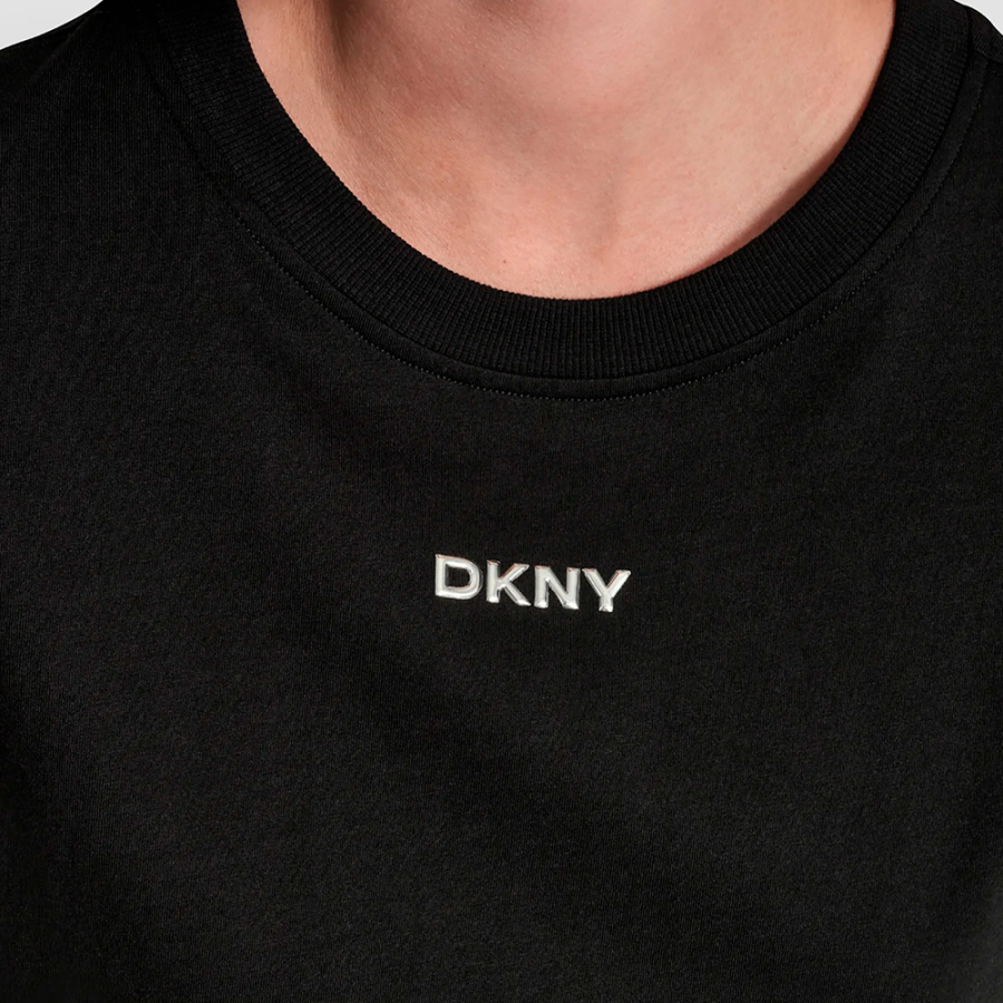 t-shirt-mit-metallic-logo