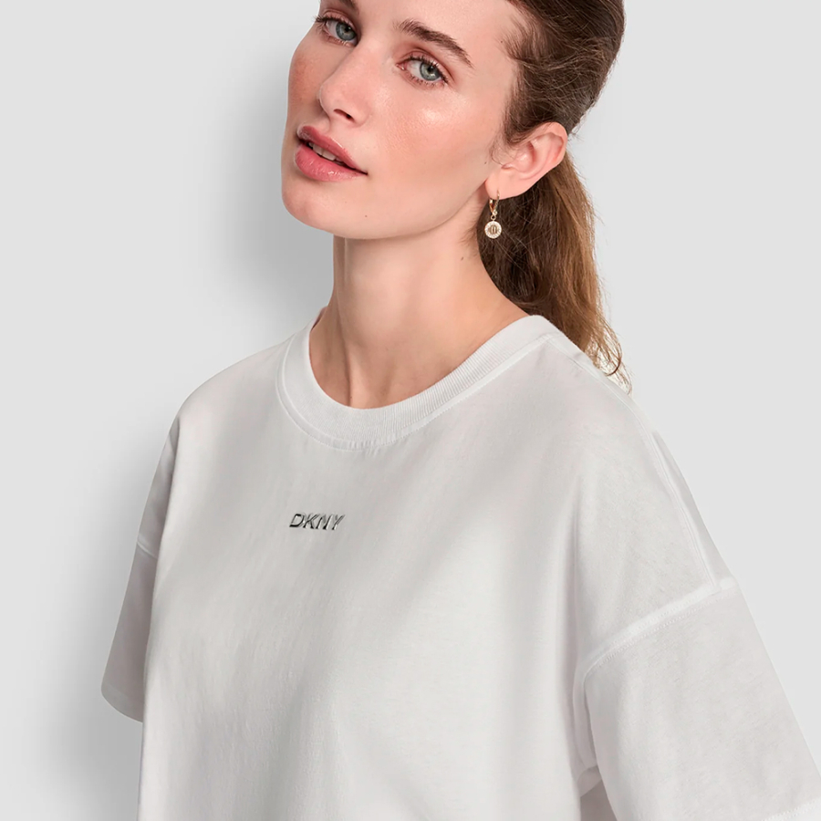 t-shirt-a-logo-metallique