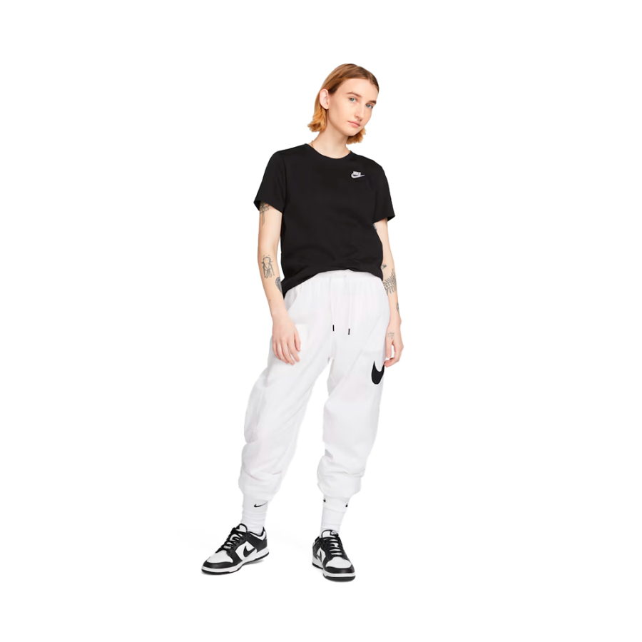t-shirt-sportswear-club-essentials