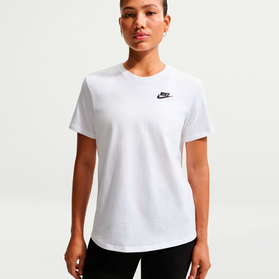 sportswear-club-essentials-t-shirt