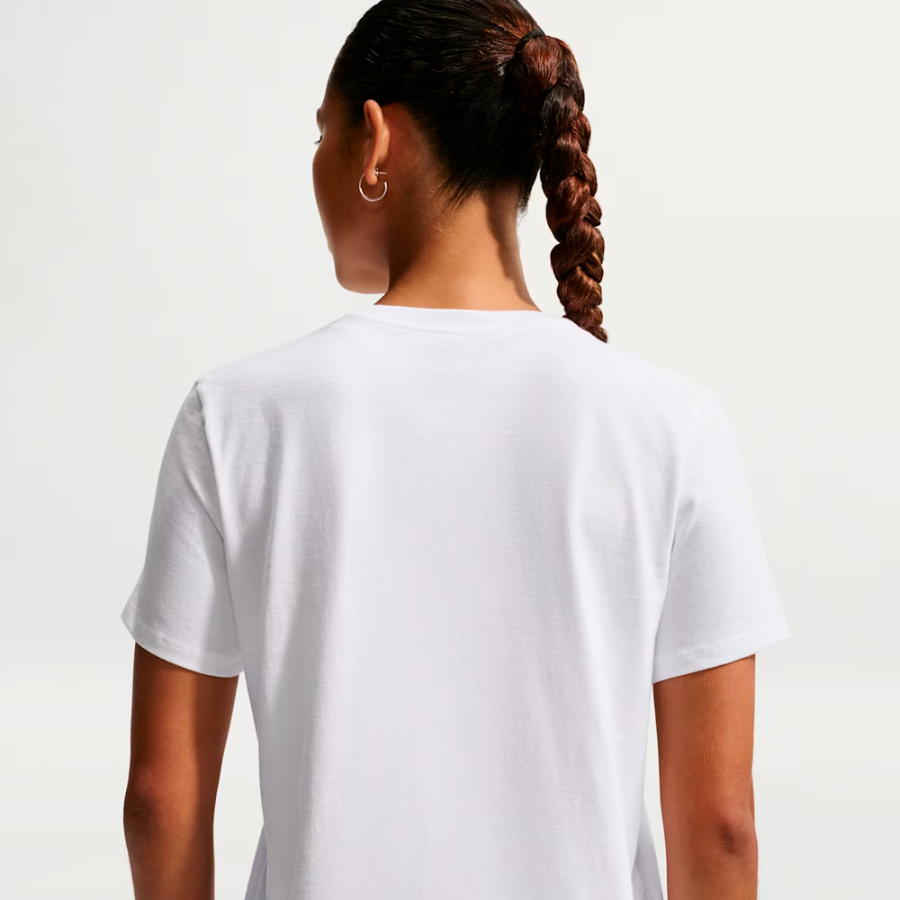 t-shirt-sportswear-club-essentials