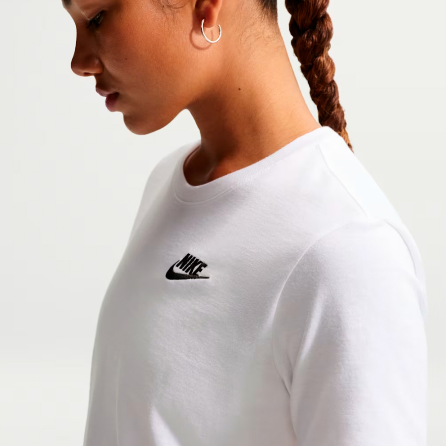 sportswear-club-essentials-t-shirt