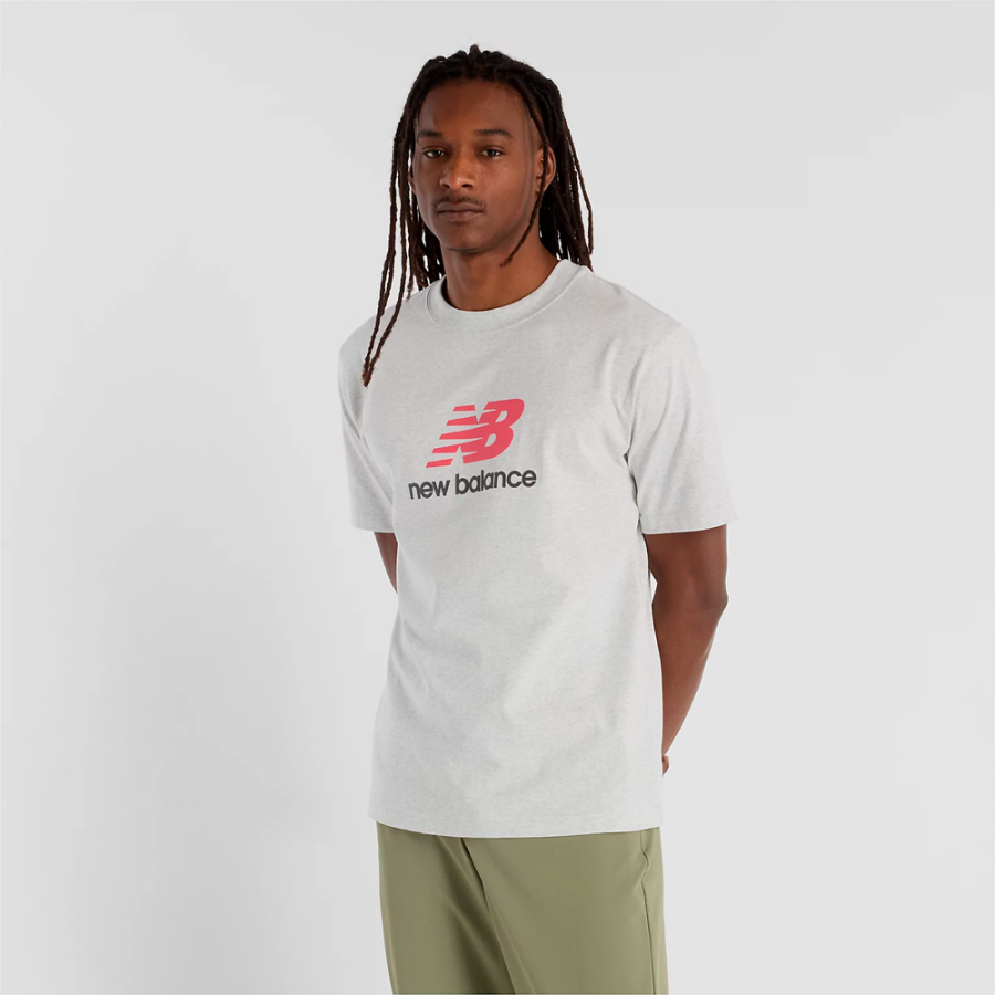 t-shirt-mit-sportlogo