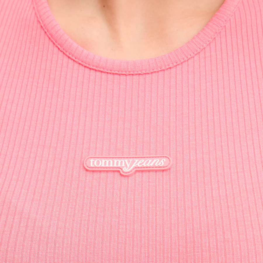 t-shirt-slim-script-label