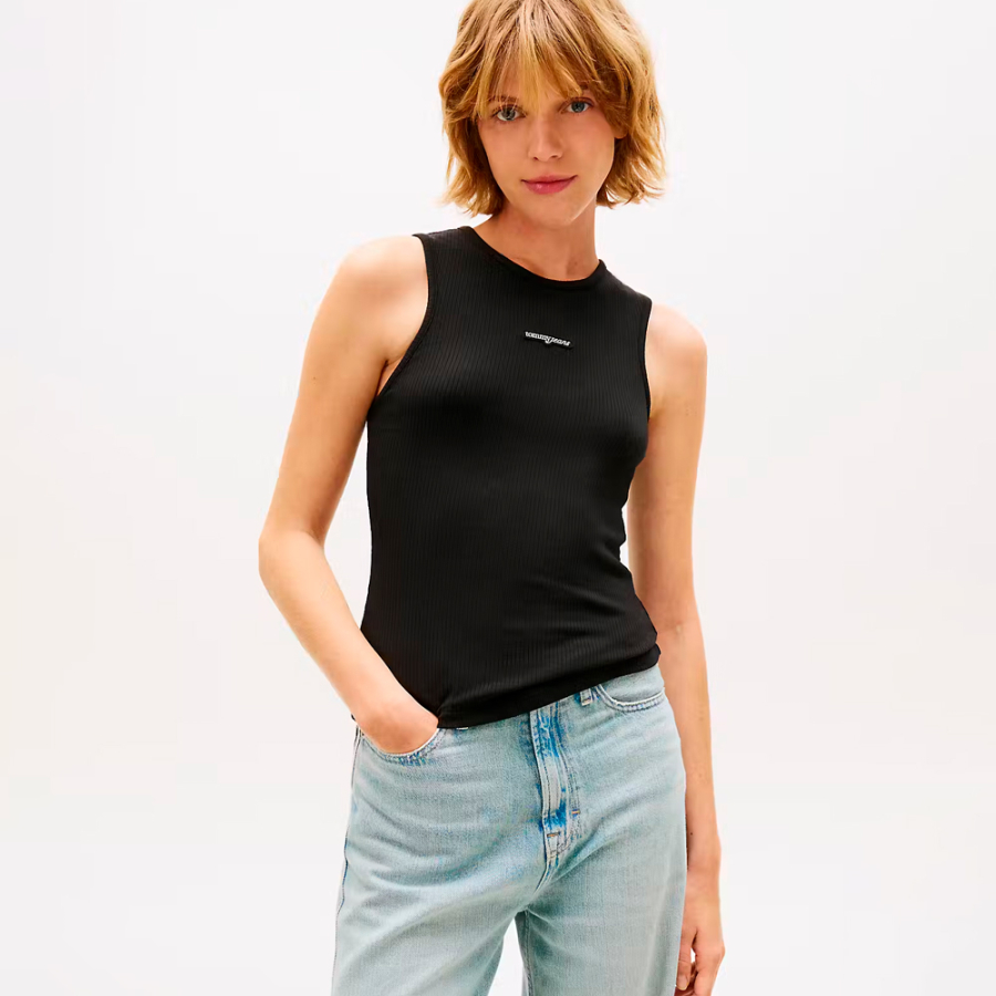 t-shirt-slim-script-label