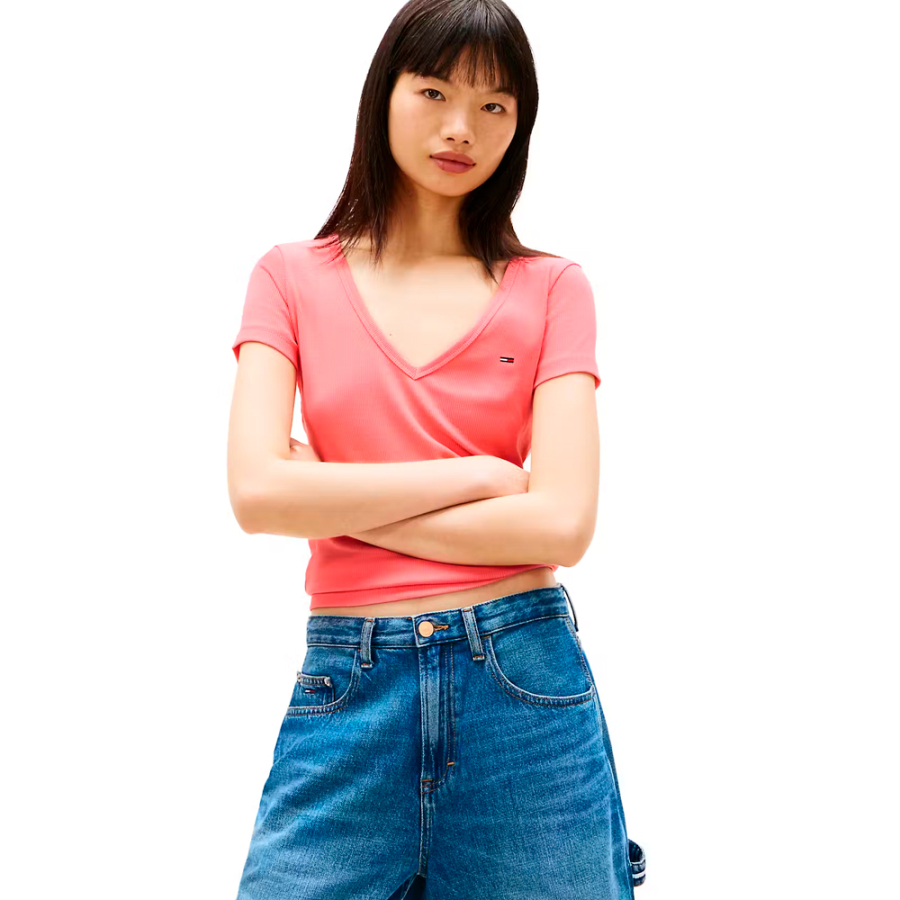 t-shirt-essenziale-con-scollo-a-v