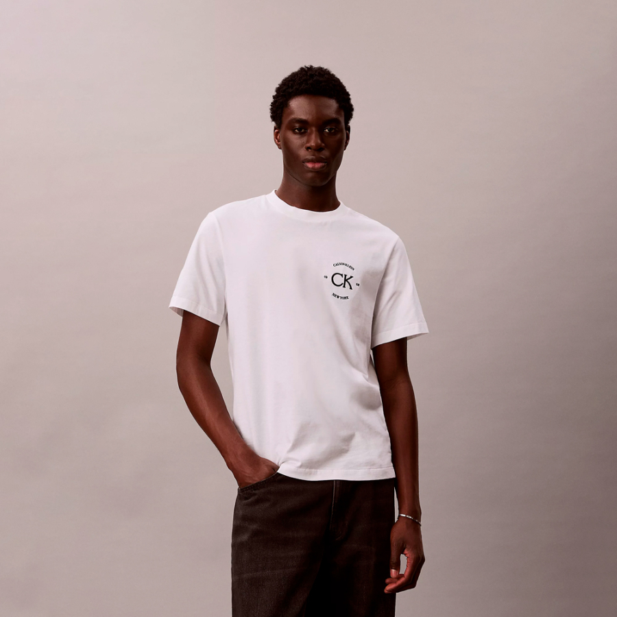 t-shirt-con-logo-ricamato