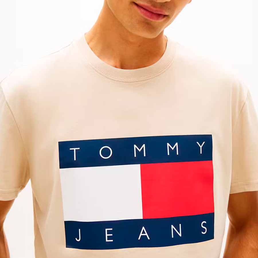 t-shirt-a-col-rond-et-logo t-shirt-a-col-rond-et-logo