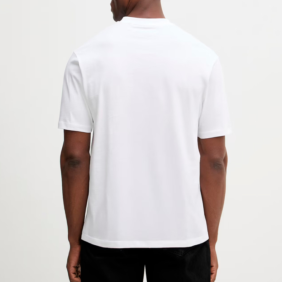 camiseta-con-estampado-grafico