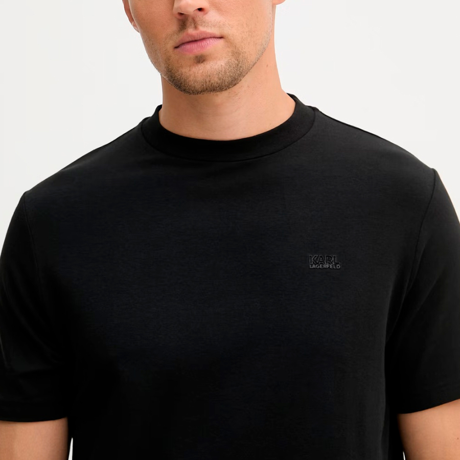 kurzarmeliges-t-shirt-mit-monogramm