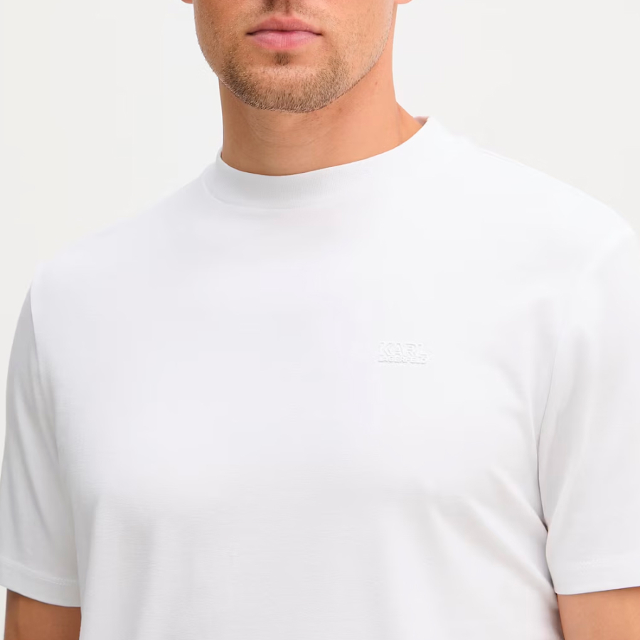 camiseta-con-monograma-de-manga-corta