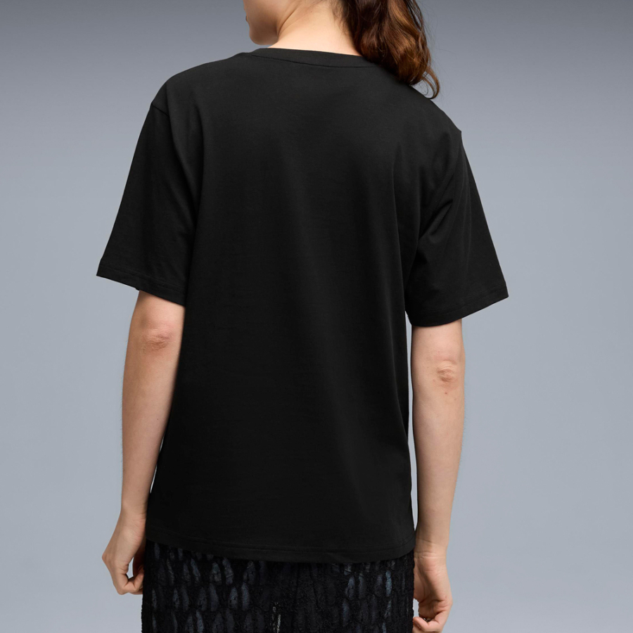t-shirt-decontracte-orne-de-strass
