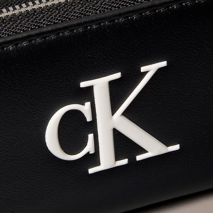 portafoglio-con-cerniera-e-monogramma portafoglio-con-cerniera-e-monogramma