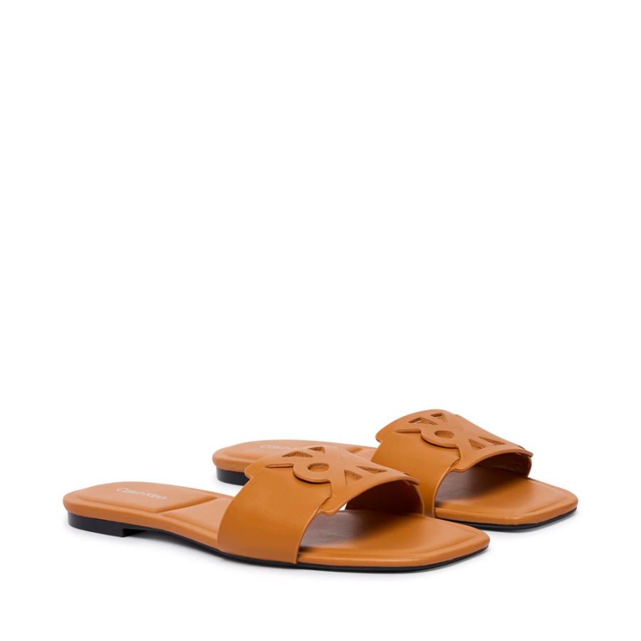 provence-sandales-plates-en-cuir-a-bout-carre