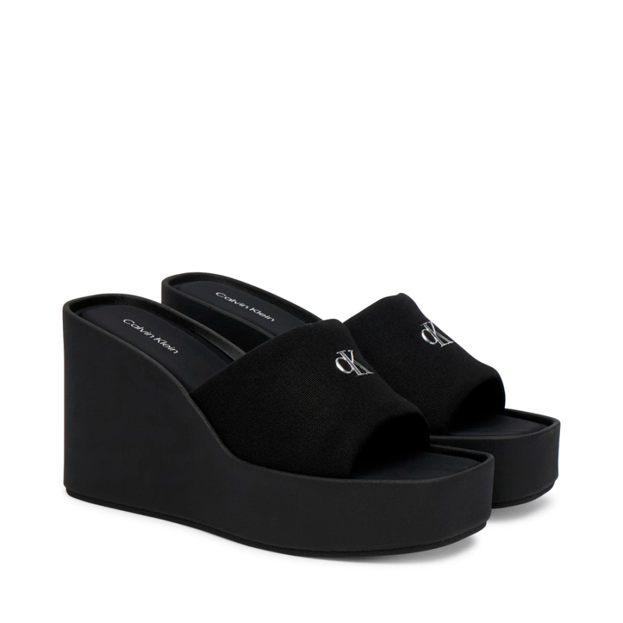 melia-sandales-compensees-en-toile