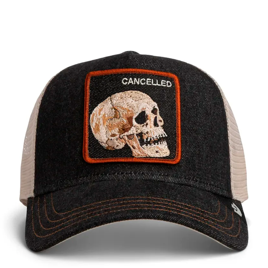 casquette-en-jean-fonce-a-morceau-de-tete-de-mort