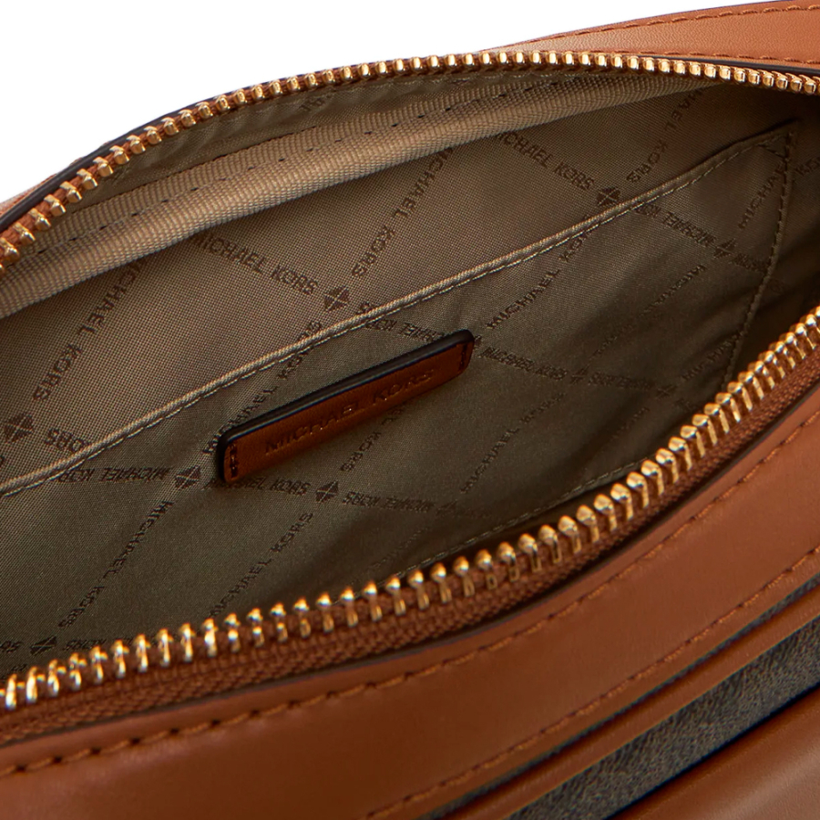 grand-sac-bandouliere-maeve-avec-logo-exclusif grand-sac-bandouliere-maeve-avec-logo-exclusif