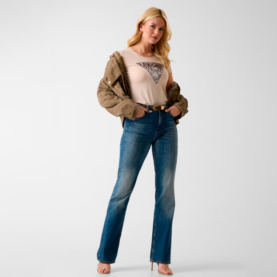 t-shirt-mit-dreieckslogo t-shirt-mit-dreieckslogo