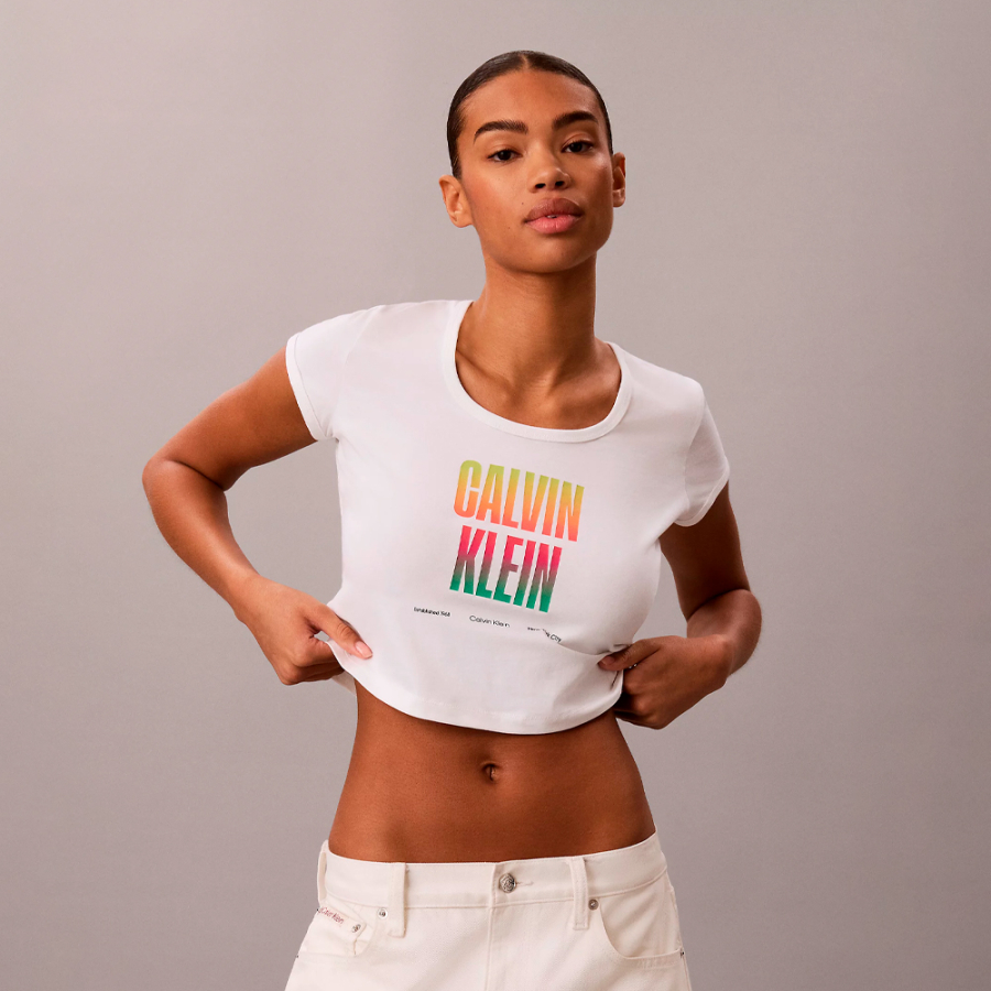 camiseta-slim-com-logo-orgulho