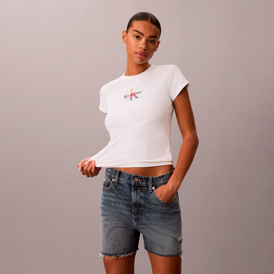 camiseta-slim-con-monograma-pride