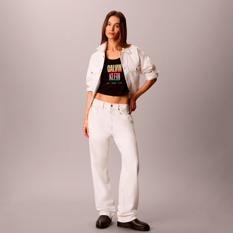camiseta-slim-con-logo-pride