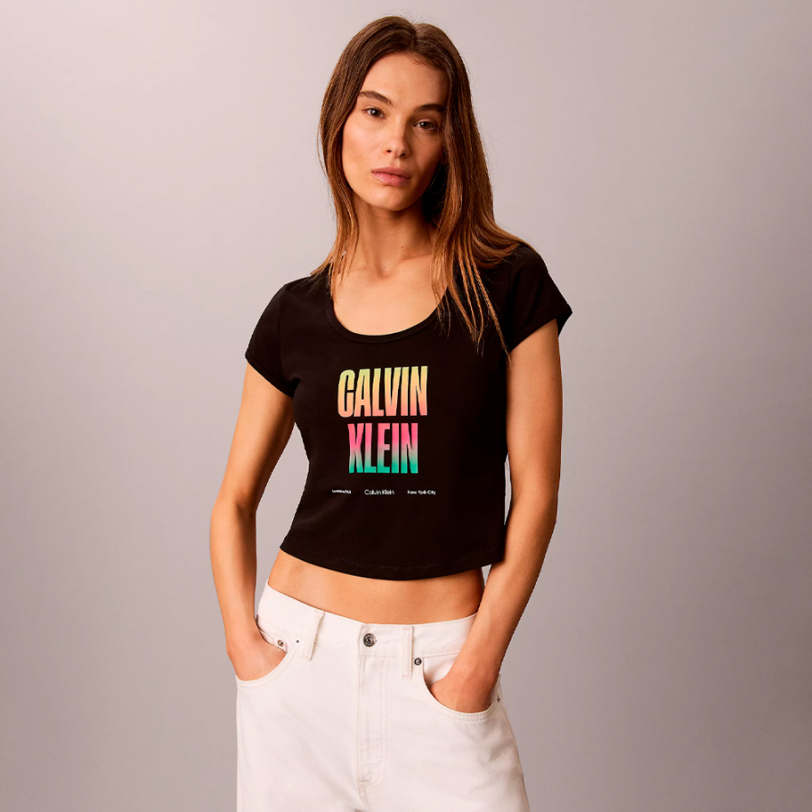 camiseta-slim-con-logo-pride