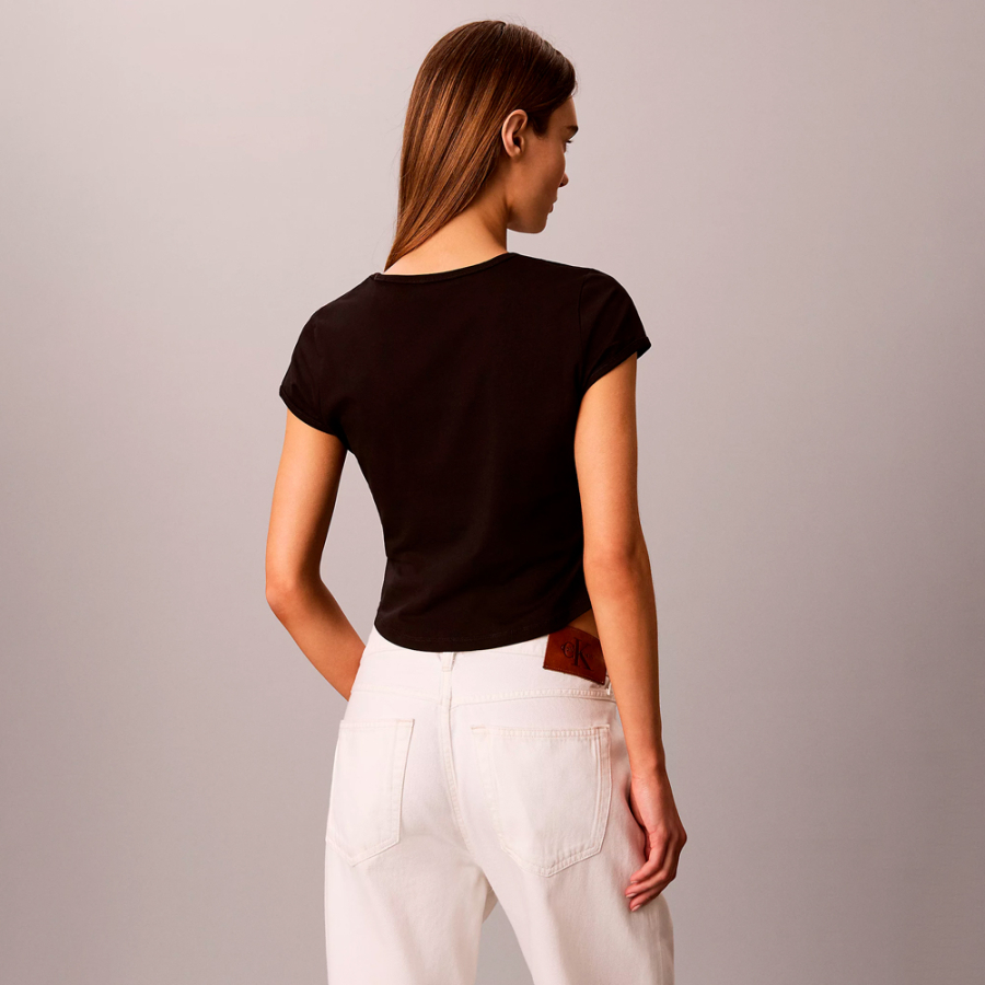 camiseta-slim-con-logo-pride