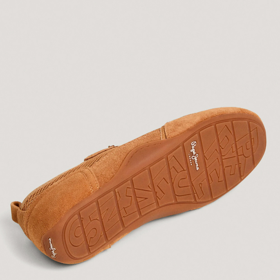 sneakers-with-suede-details sneakers-with-suede-details