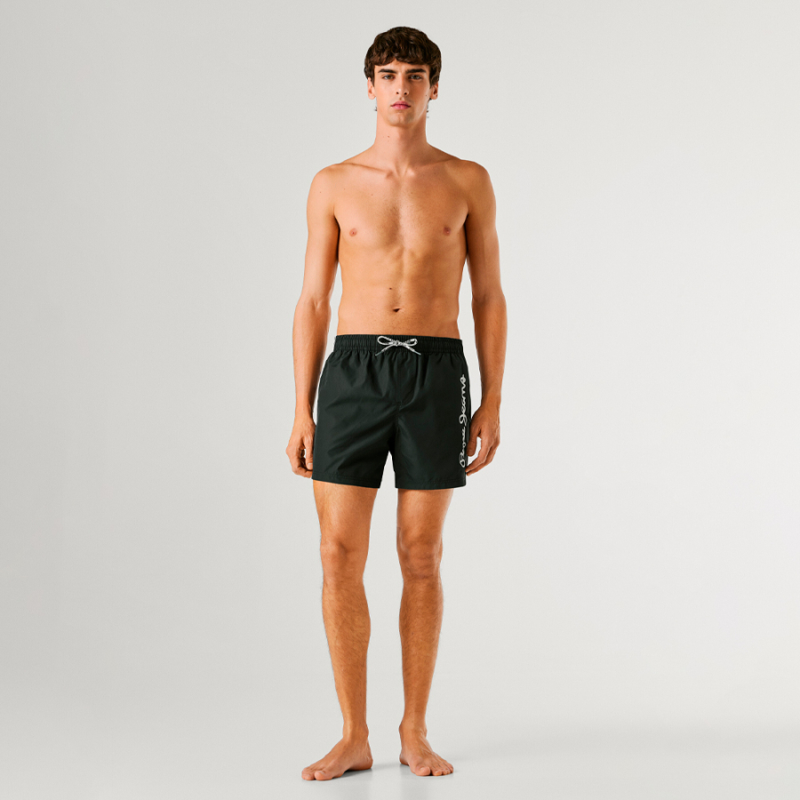 badehose-mit-bedrucktem-logo-im-bermuda-stil badehose-mit-bedrucktem-logo-im-bermuda-stil