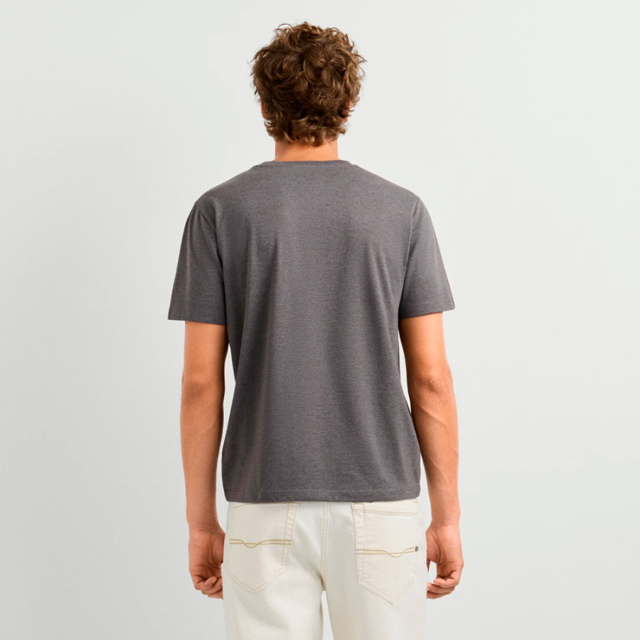 normal-geschnittenes-t-shirt-mit-aufgedrucktem-logo