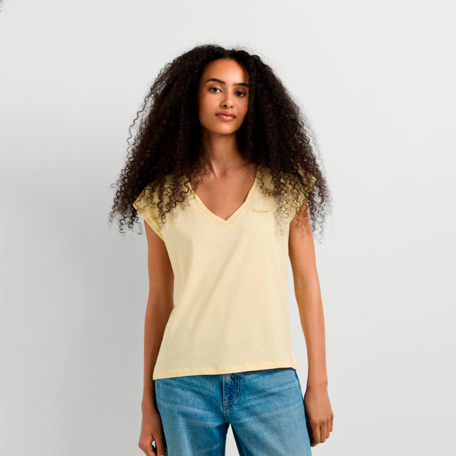 t-shirt-con-scollo-a-v-e-logo-stampato t-shirt-con-scollo-a-v-e-logo-stampato