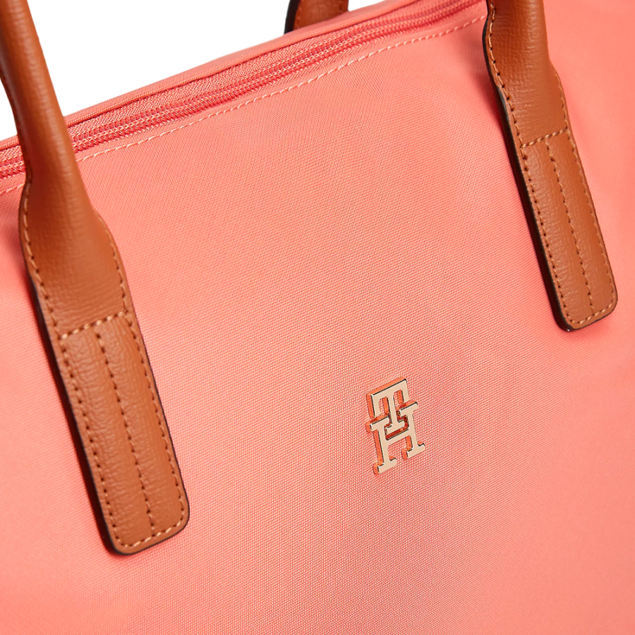 tragetasche-mit-th-monogramm tragetasche-mit-th-monogramm
