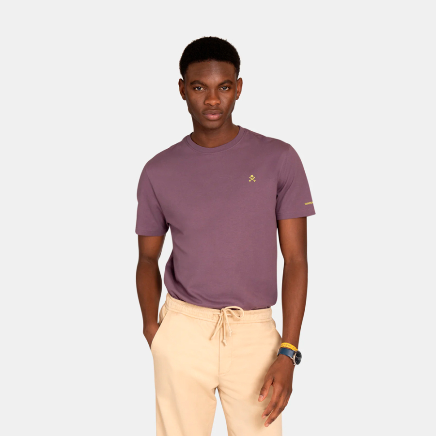 camiseta-com-logo-de-borracha camiseta-com-logo-de-borracha
