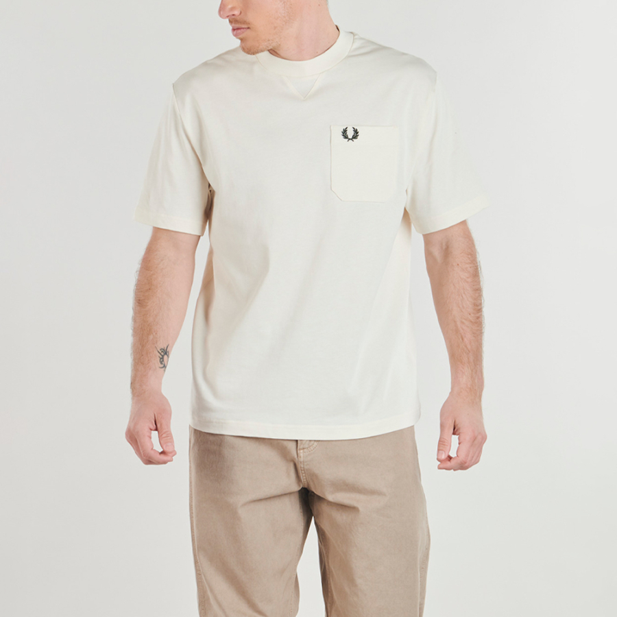 camiseta-con-detalle-de-bolsillo