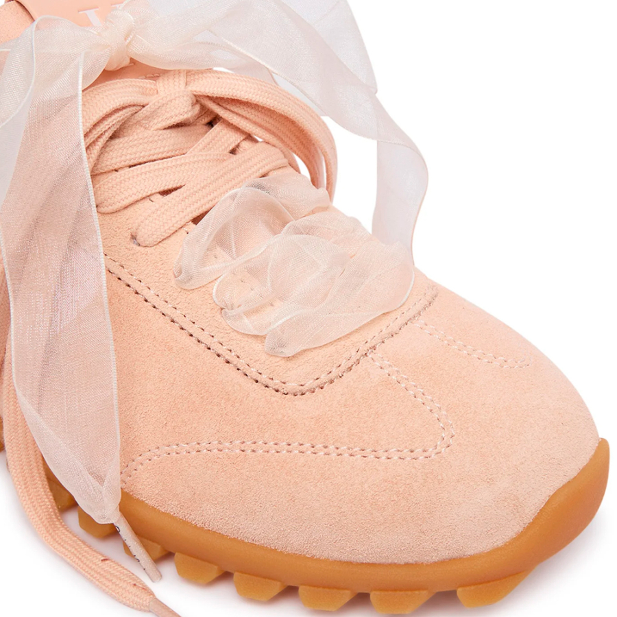 tenis-de-corrida-em-camurca-com-organza