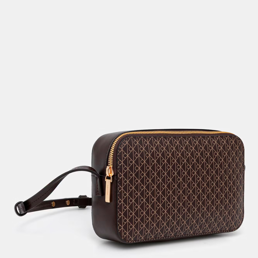 bolso-cruzado-con-logo-monograma-en-todo-el-articulo