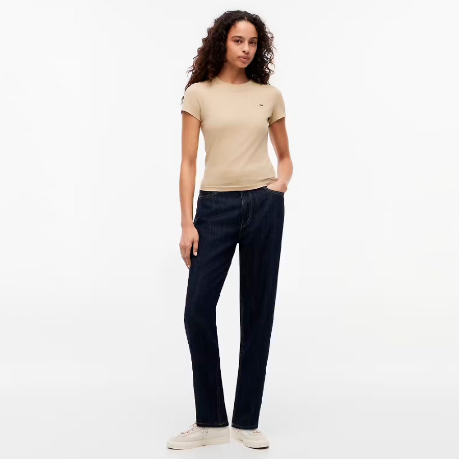camiseta-slim-com-decote-em-c