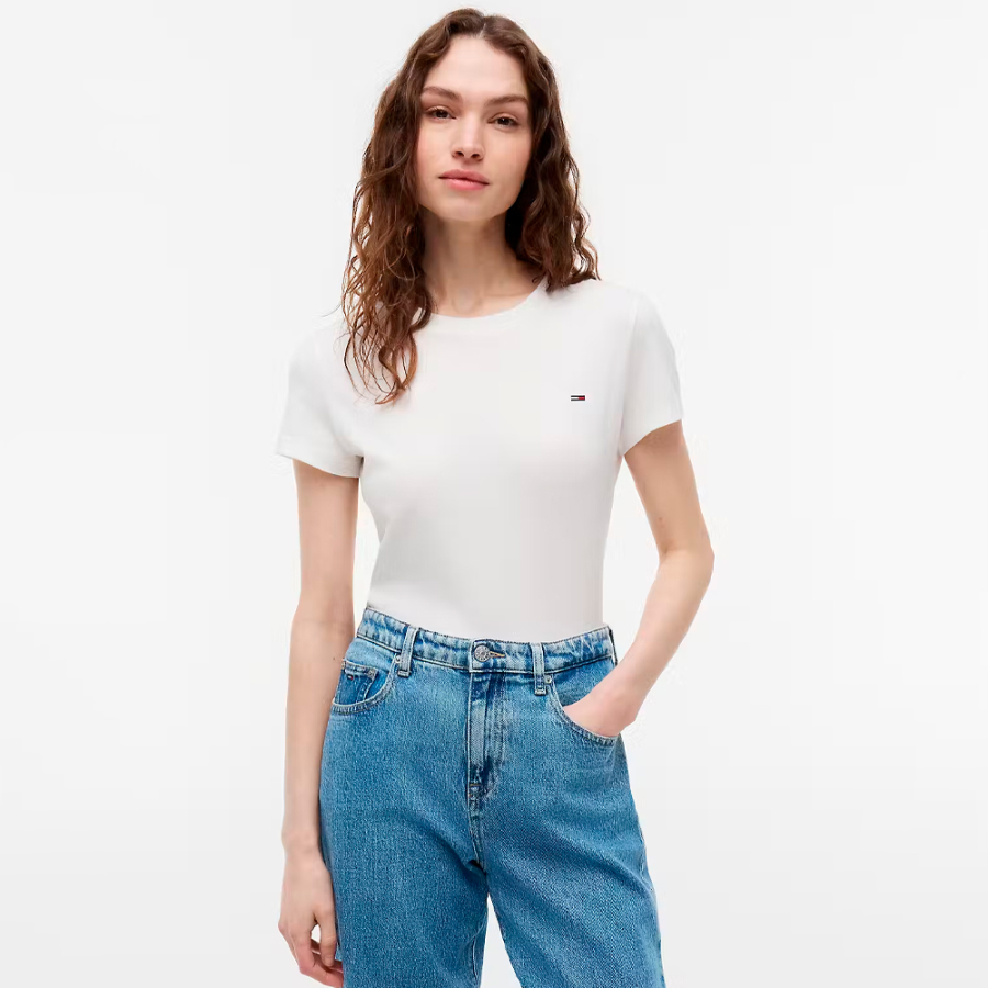 camiseta-slim-com-decote-em-c