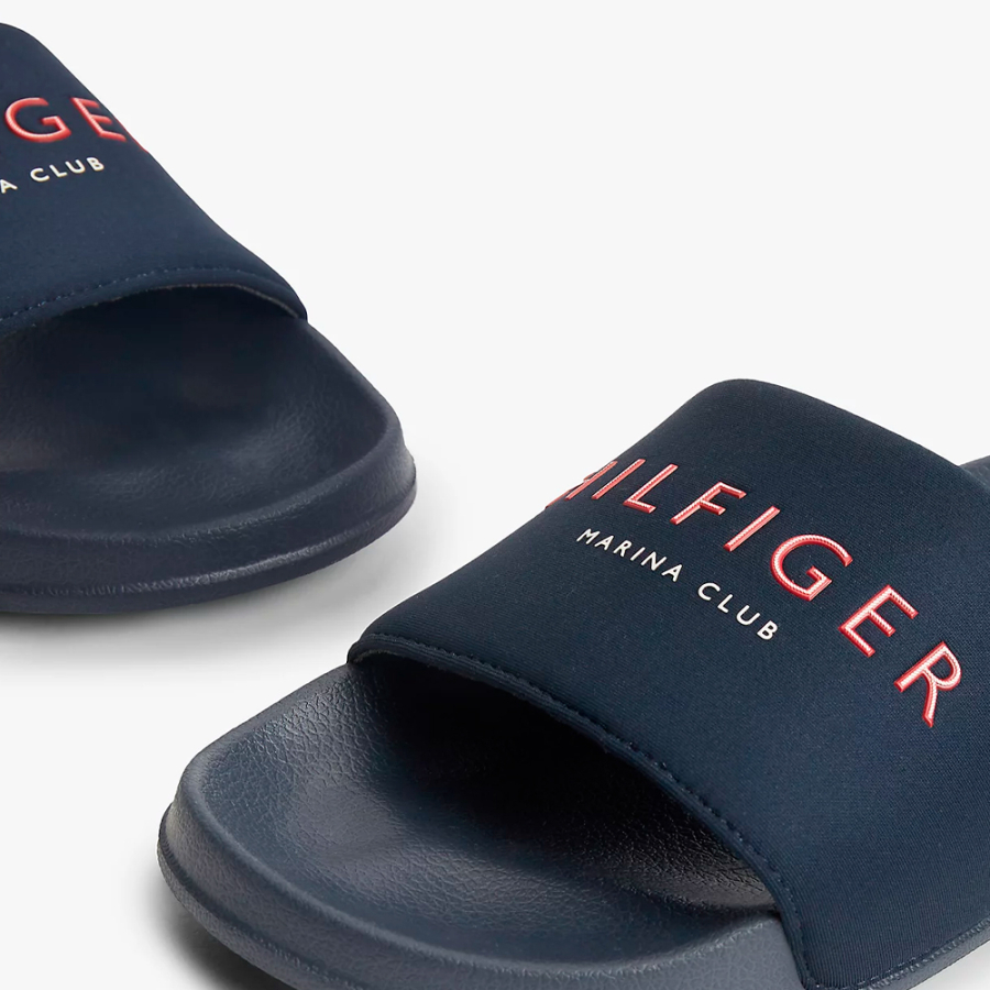 chanclas-con-logo