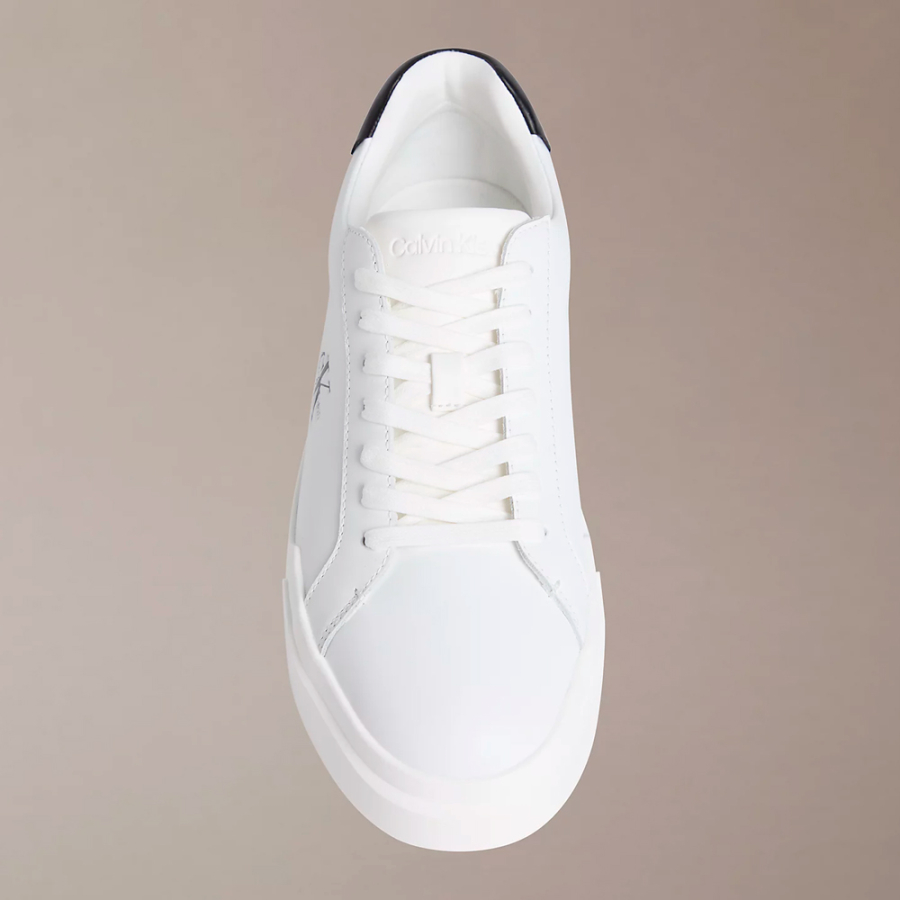zapatillas-de-piel-con-logo-distintivo