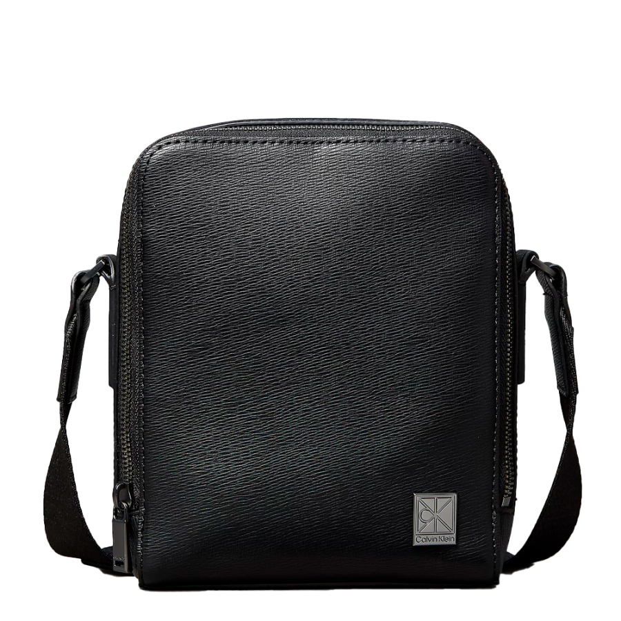 reporter-bag-with-textured-iconic-logo reporter-bag-with-textured-iconic-logo