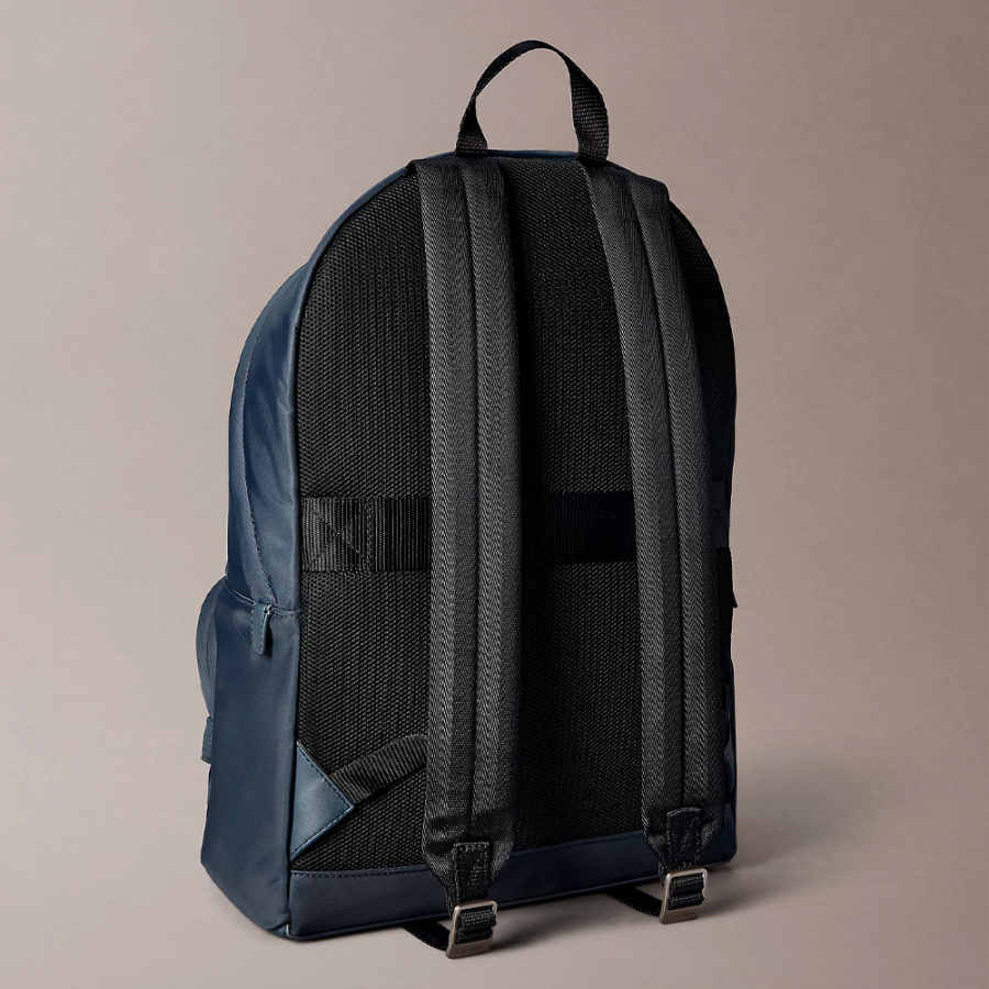mochila-redonda-de-nailon