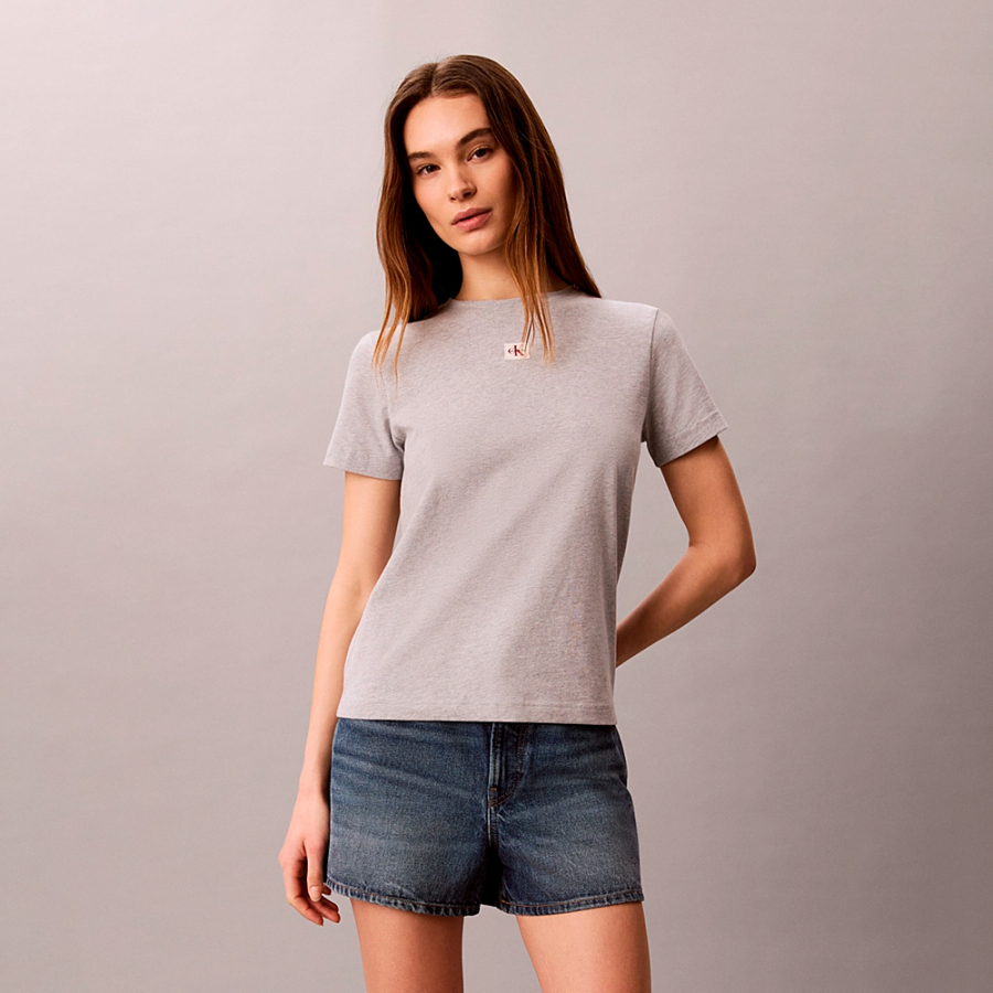 camiseta-de-algodon-suave-con-insignia