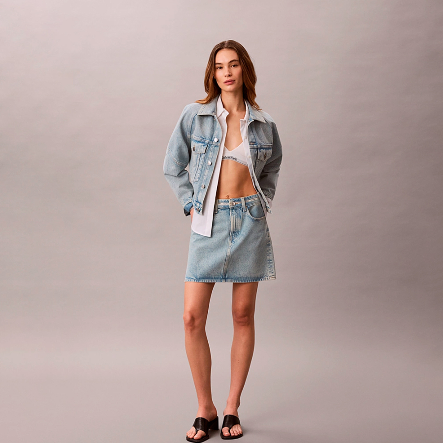 chaqueta-denim-boxy-con-cinta-con-logo