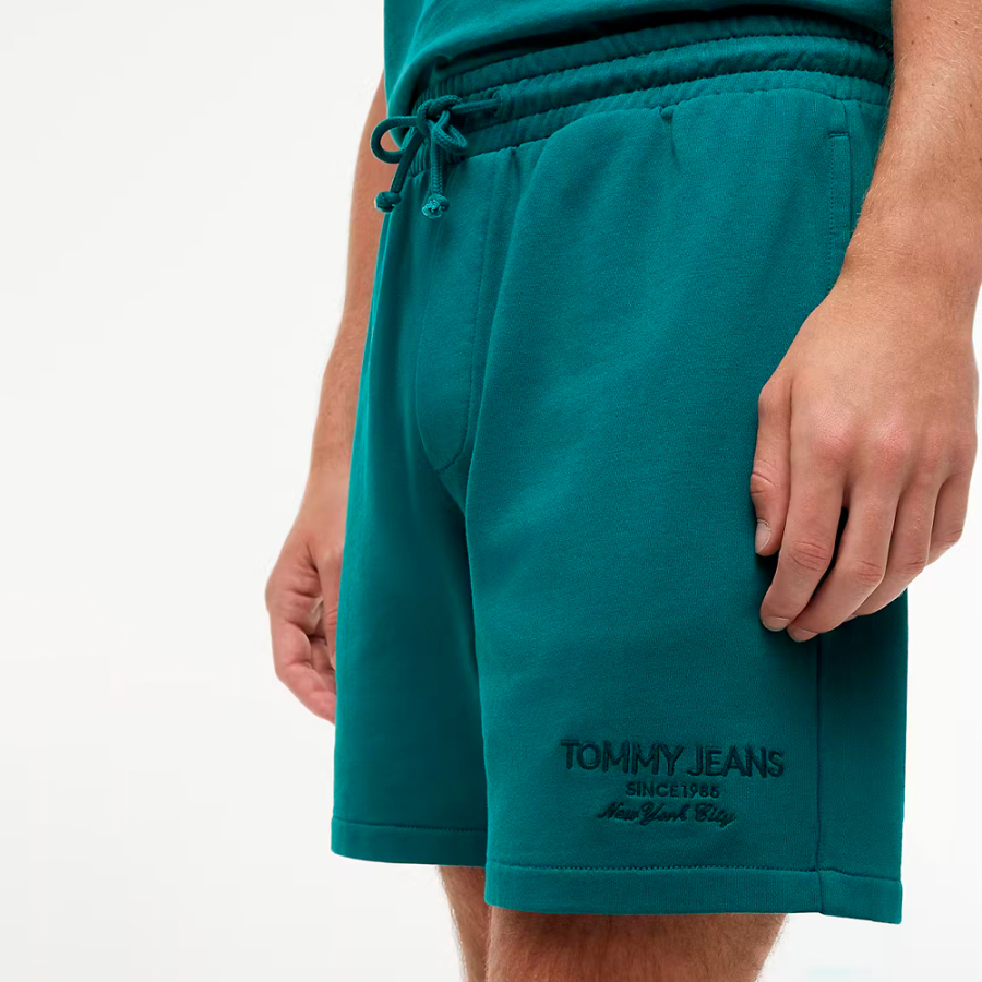 pantaloncini-sportivi-classici-con-logo-tono-su-tono pantaloncini-sportivi-classici-con-logo-tono-su-tono