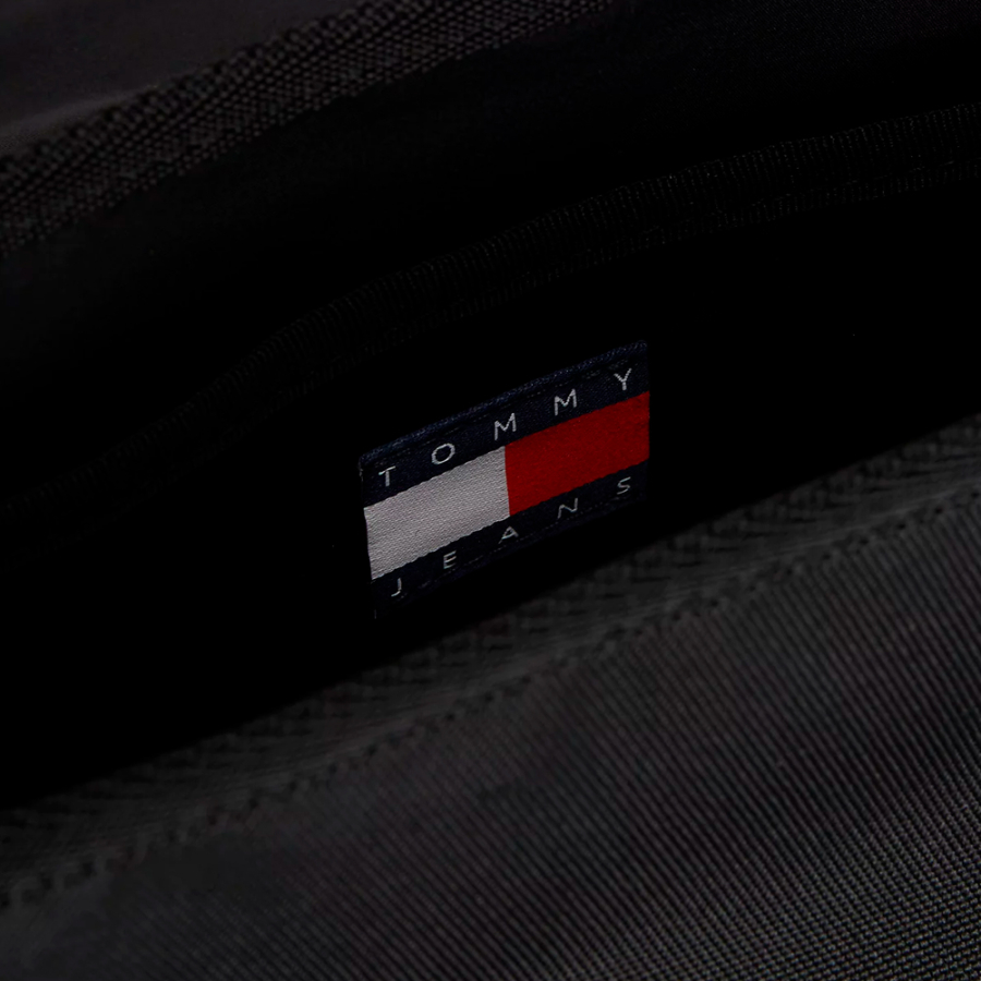 bolso-mensajero-essential-con-logo