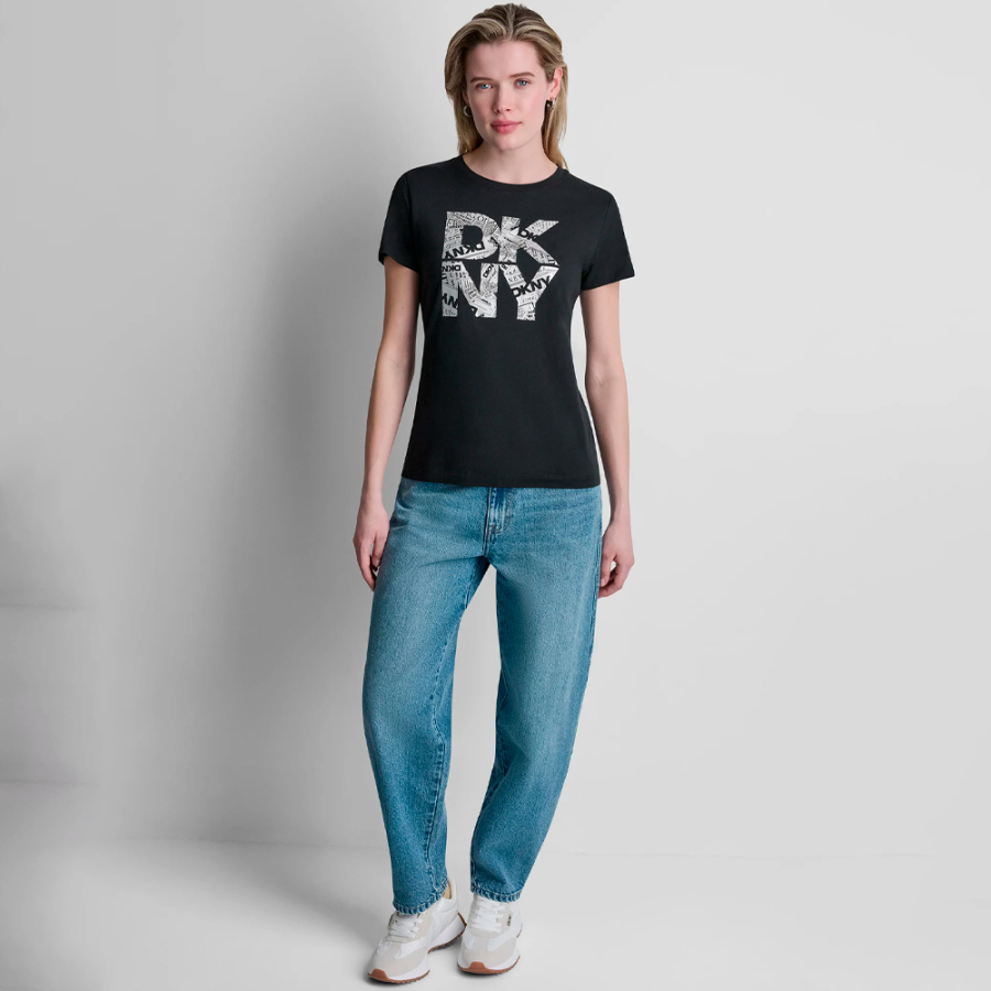 camiseta-newsprint-dkny-stacked-logo
